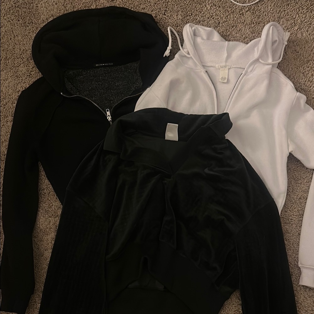 Brandy Melville, Nike, Tilly's - Black and White Hoodies Set